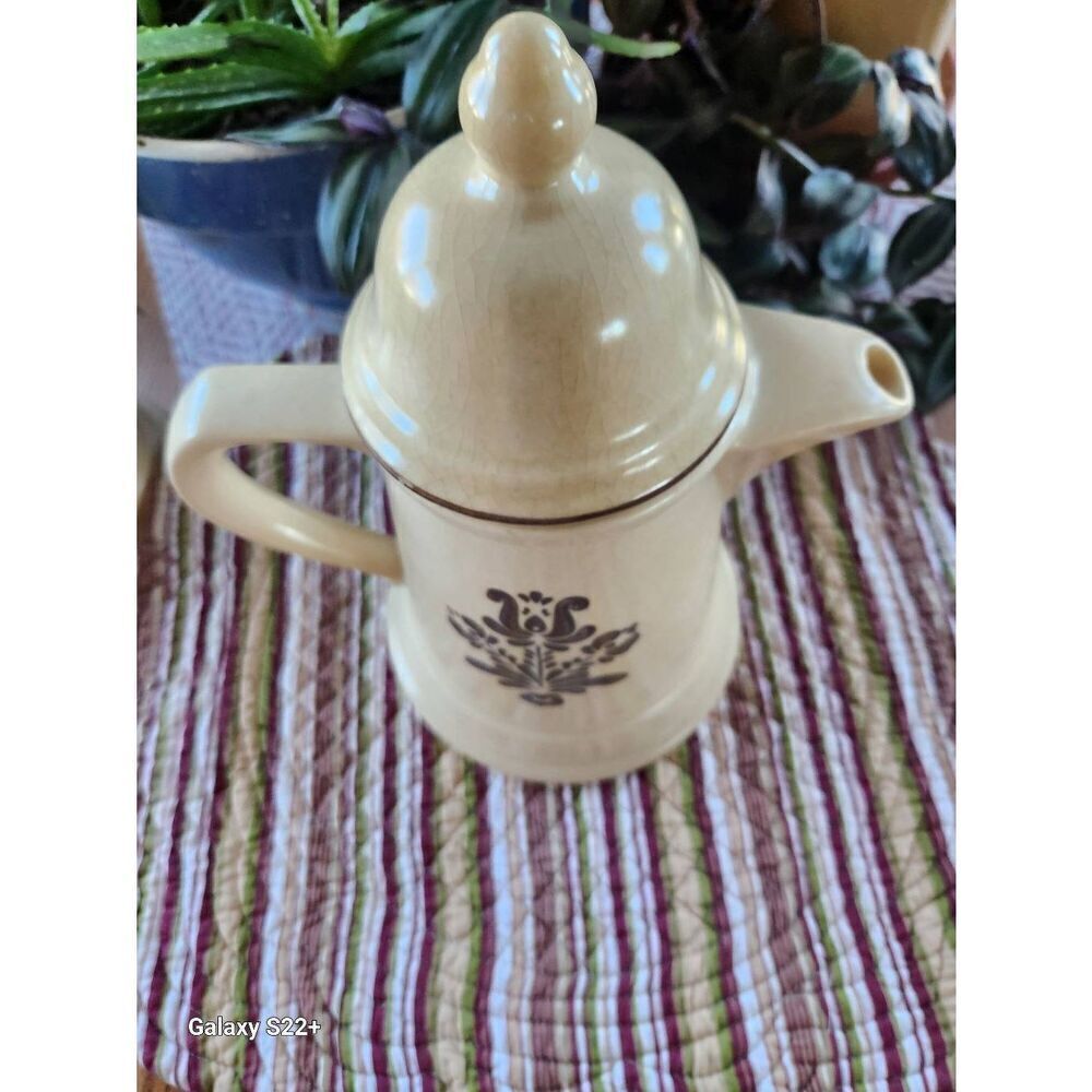 Pfaltzgraff Village pitcher/coffee pot - Picture 5 of 7